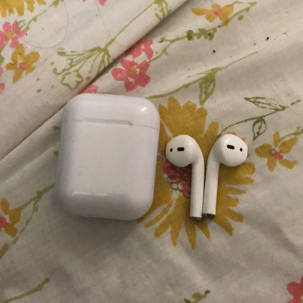 AirPods